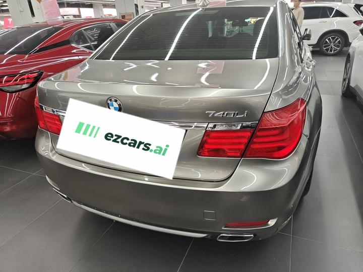 7 Series 2009 740Li Leading photo 3