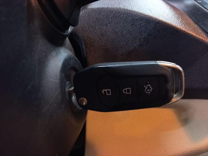 Escort 2015 1.5L AT Comfort photo 8