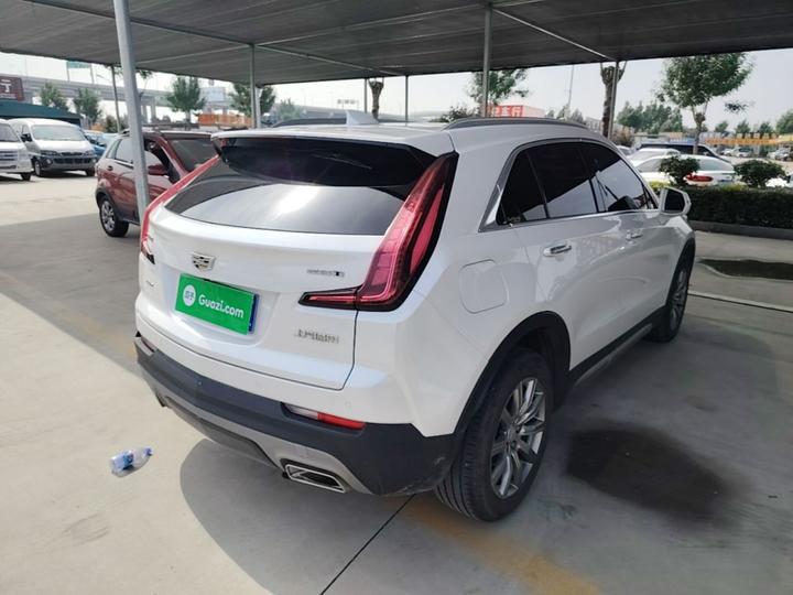 XT4 2018 28T RWD Luxury photo 4