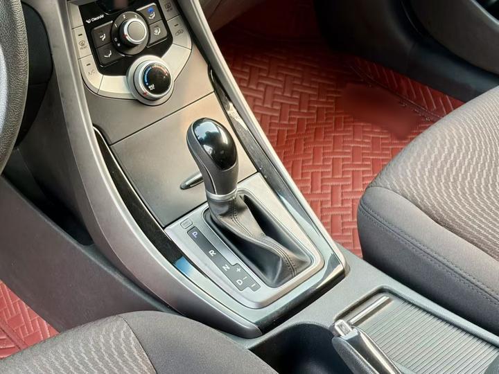 Elantra 2016 1.6L AT Premium photo 6