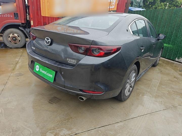 3 Axela 2023 2.0L AT photo 4