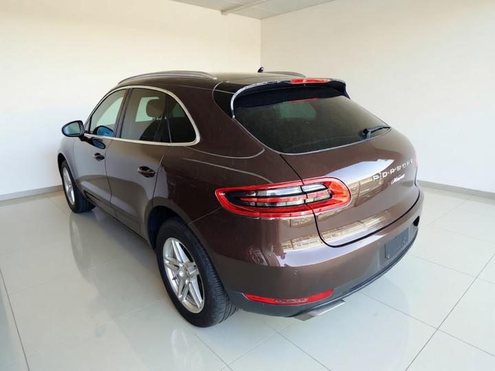 2017 Macan 2.0T photo 4