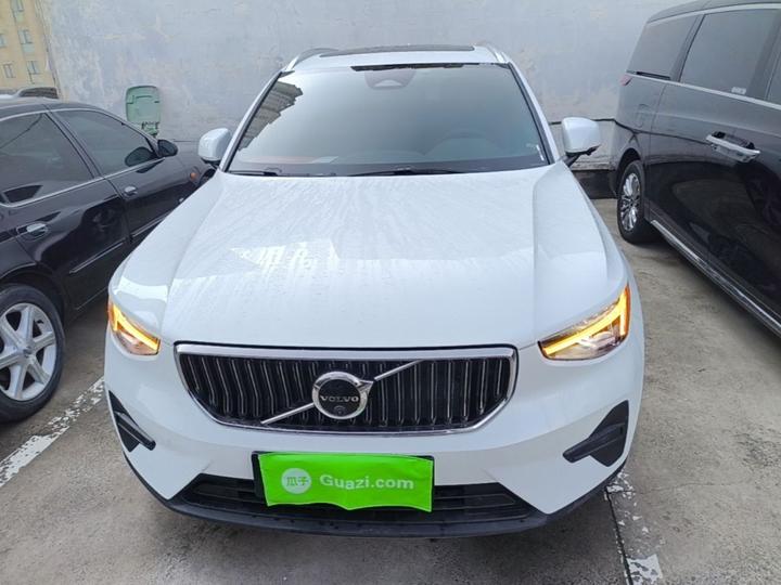 XC40 2023 B3 Luxury photo 2