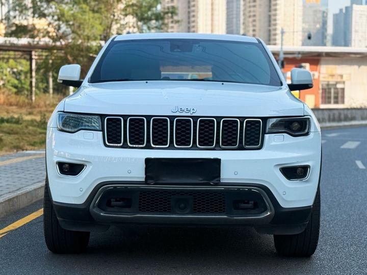 Grand Cherokee Imported 2020 3.0L Elite photo 2