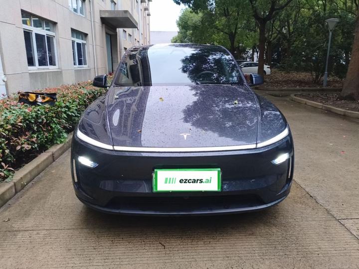 Model Y 2026 Long Range AWD photo 2