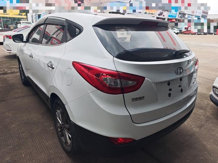 ix35 2015 2.0L AT RWD Smart IV photo 4