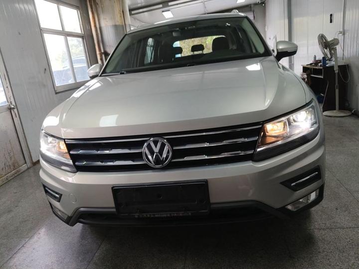 Tiguan L 2017 330TSI AT RWD Luxury photo 2