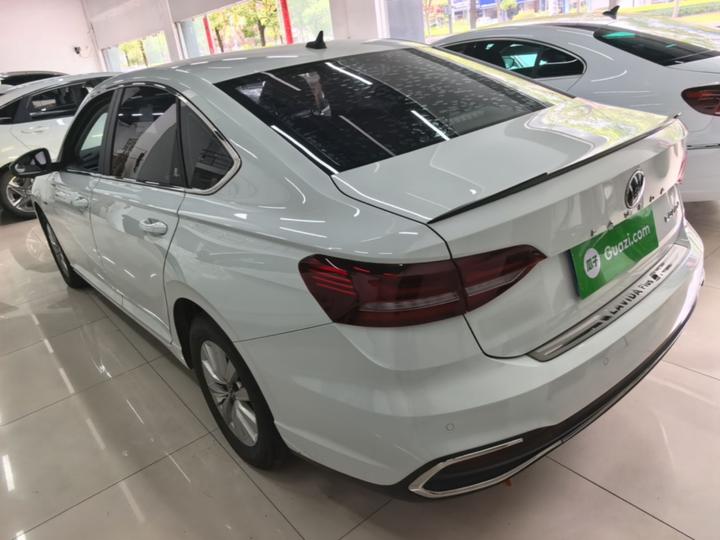 Lavida 2023 1.5L AT photo 4