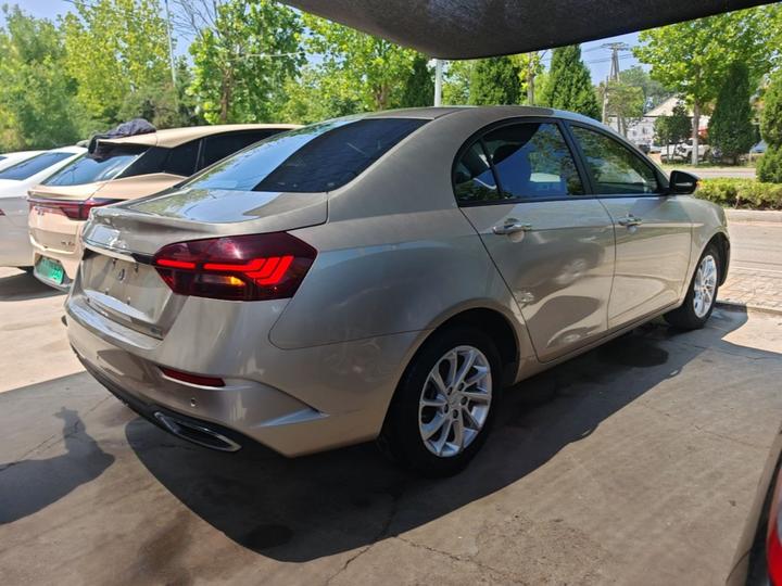 Emgrand 2020 1.5L CVT photo 4