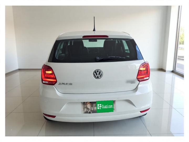 Polo 2016 1.6L AT Comfort photo 5