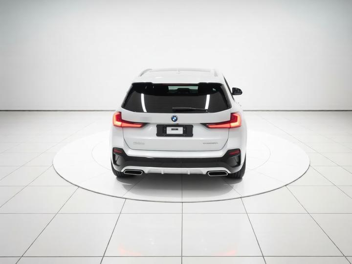 iX1 2025 eDrive25L M Sport Package photo 3