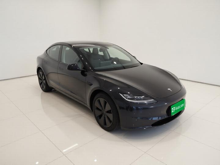 Model 3 2023 RWD photo 3
