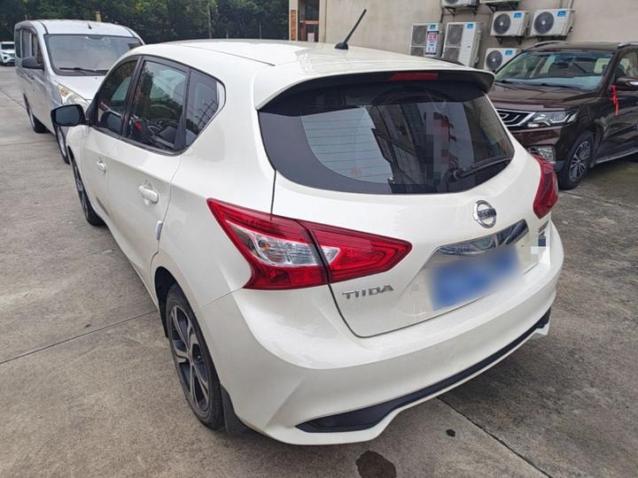 Tiida 2016 1.6L CVT photo 4
