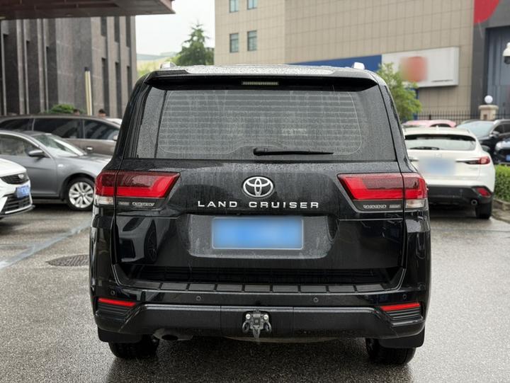 Land Cruiser Parallel Import photo 4