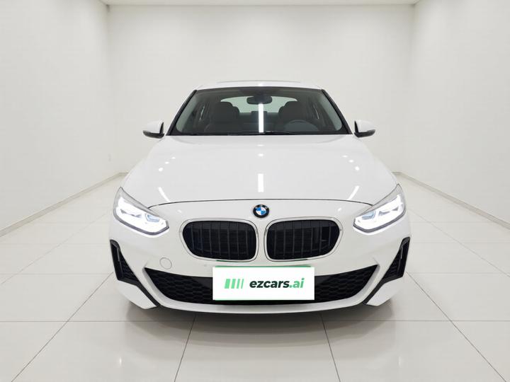1 Series 2023 120i M Sport photo 2