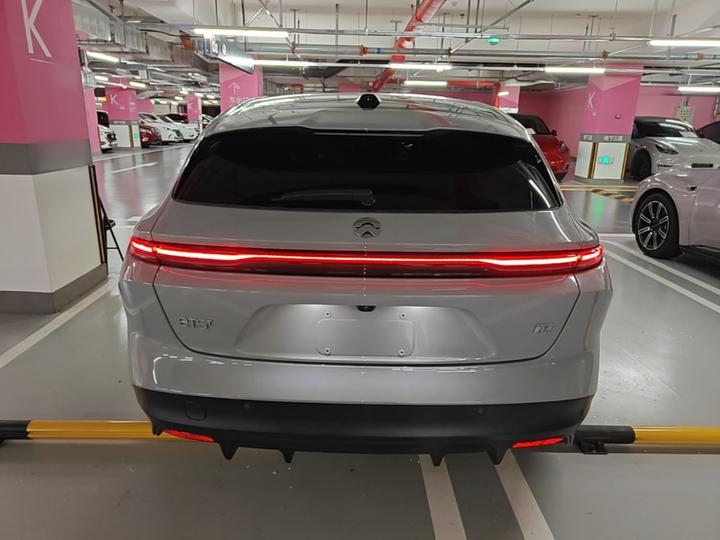 ET5T 2024 75kWh Touring photo 3