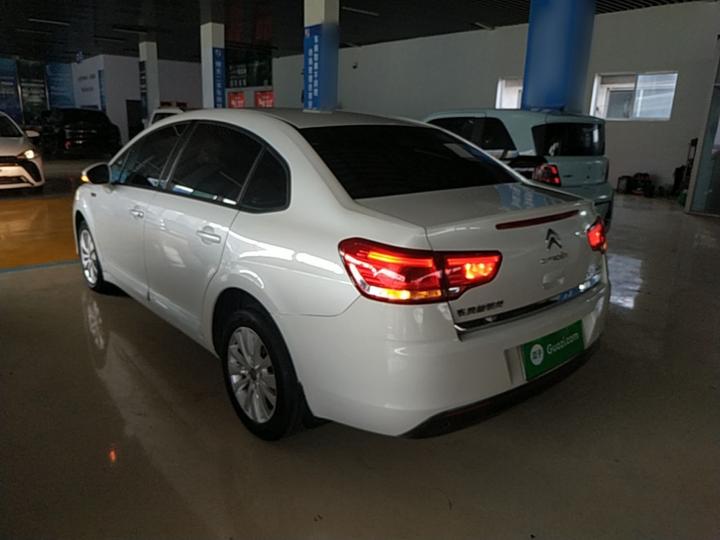 2016 Classic Sedan 1.6L AT photo 4