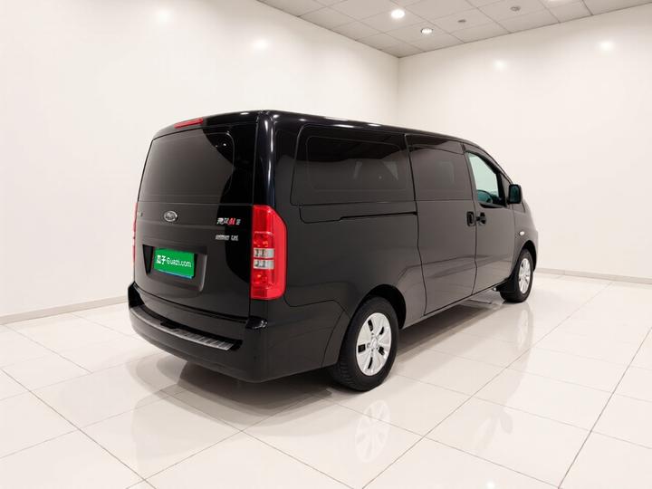 Refine M3 2019 PLUS 1.8L Luxury photo 6