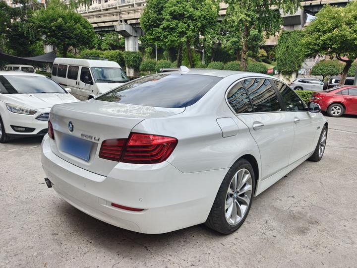 5 Series 2017 525Li Leading photo 4