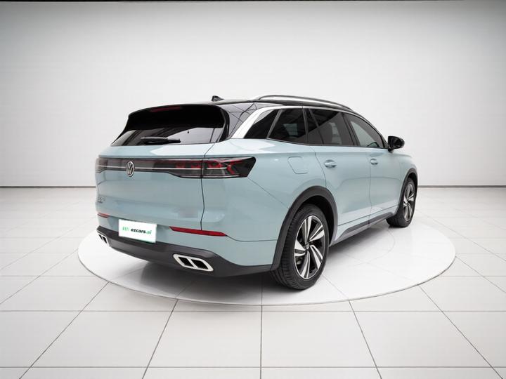 2023 380TSI AWD R-Line photo 6