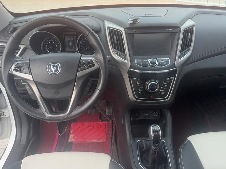 CS35 2017 1.6L MT Luxury photo 5