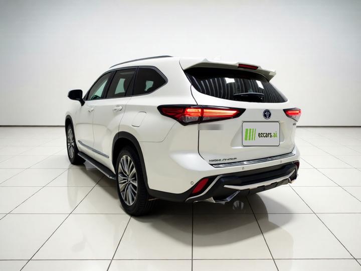 Highlander 2023 2.5L Smart Hybrid RWD Premium 7-Seater photo 4