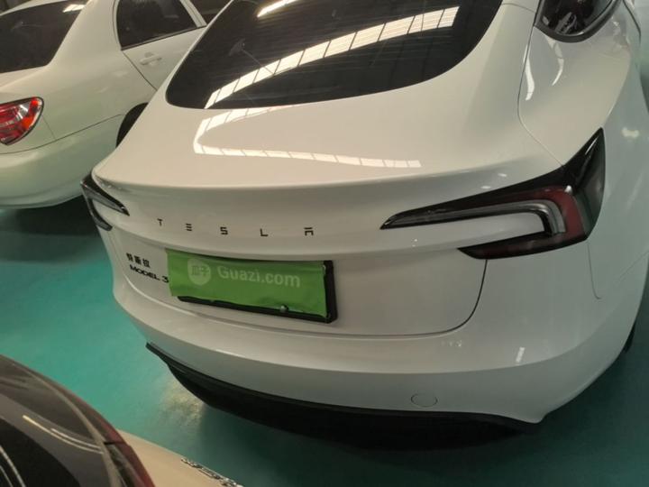Model 3 2026 RWD photo 3