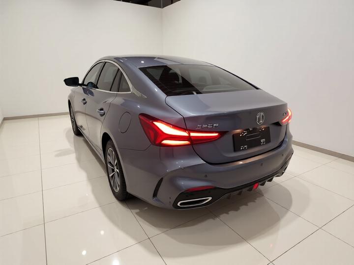 MG5 2025 180DVVT Luxury photo 4