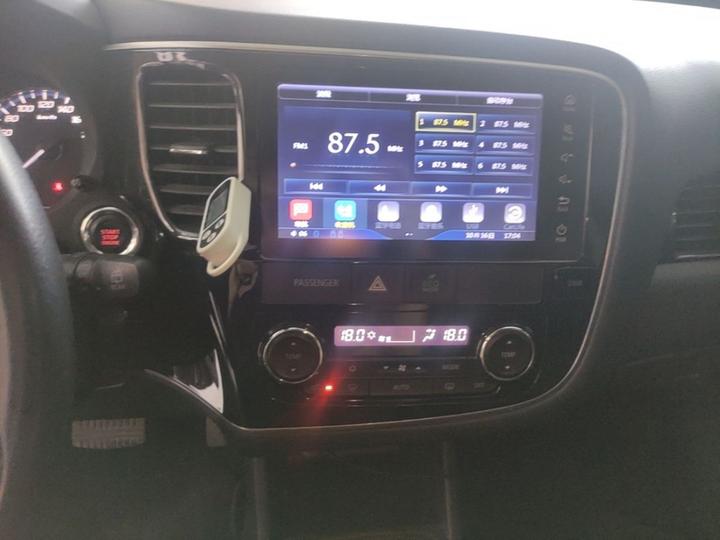 Outlander 2016 2.4L AWD Elite 5-Seater photo 4