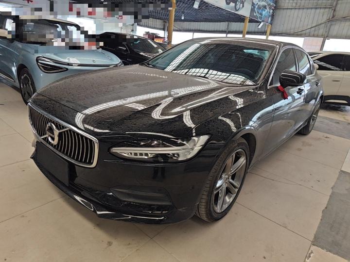 S90 2018 T4