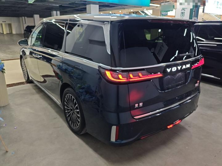 Voyah Dreamer 2026 PHEV Qiankun Ultra photo 4