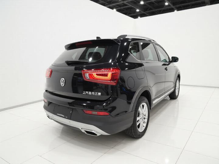 560 2017 1.5T MT Comfort 7-Seater photo 4