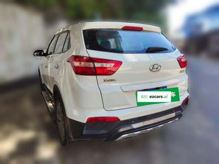 ix25 2015 1.6L AT RWD Smart GLS photo 4
