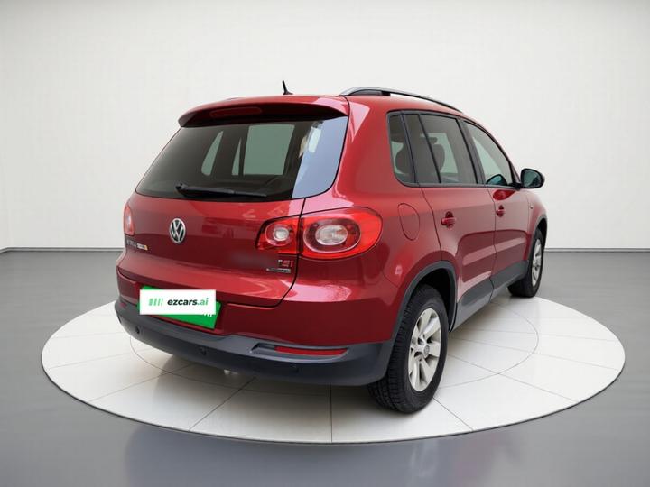 Tiguan 2010 1.8TSI AT AWD photo 6