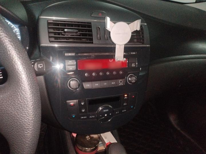 Tiida 2011 1.6L CVT Smart photo 5