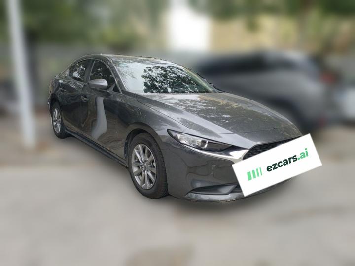 3 Axela 2020 1.5L AT photo 3