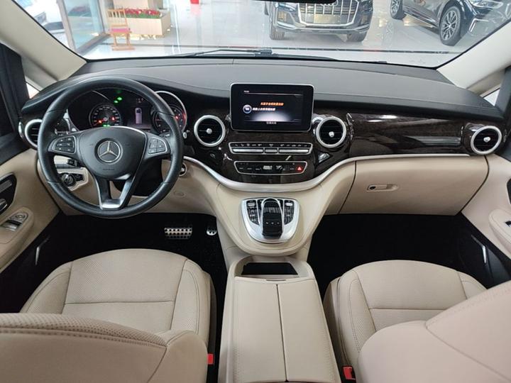 V-Class 2018 V 260 L Premium Extended China VI photo 5
