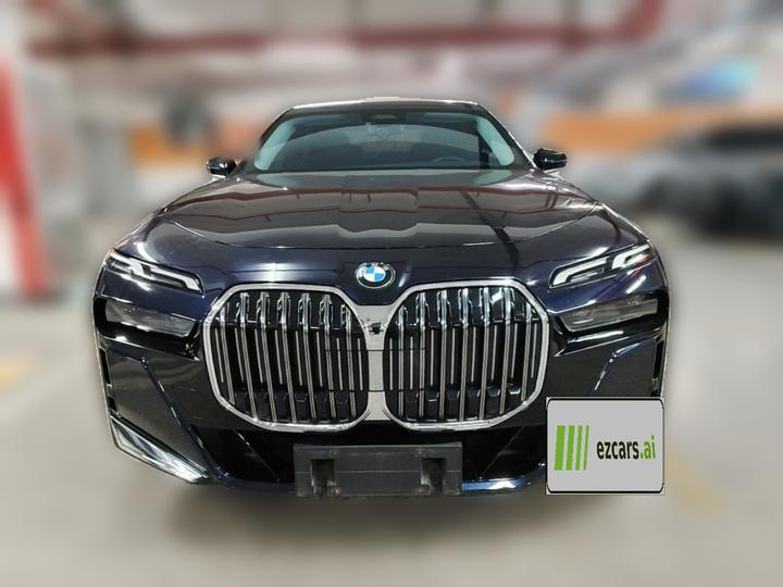 7 Series 2023 735Li M Sport Package photo 2