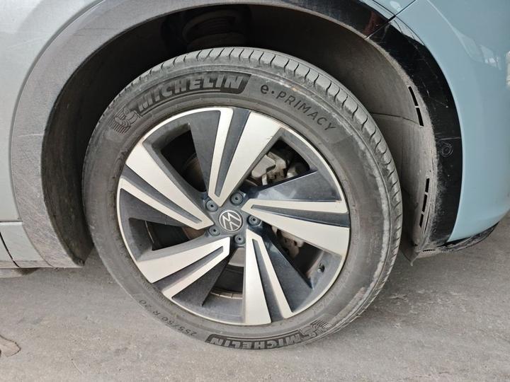 2023 380TSI AWD R-Line photo 8