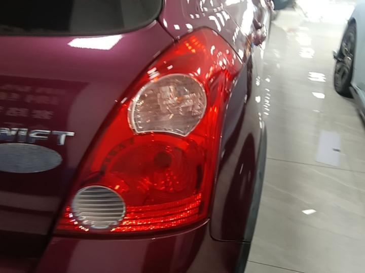 Swift 2013 1.5L AT 20 photo 7