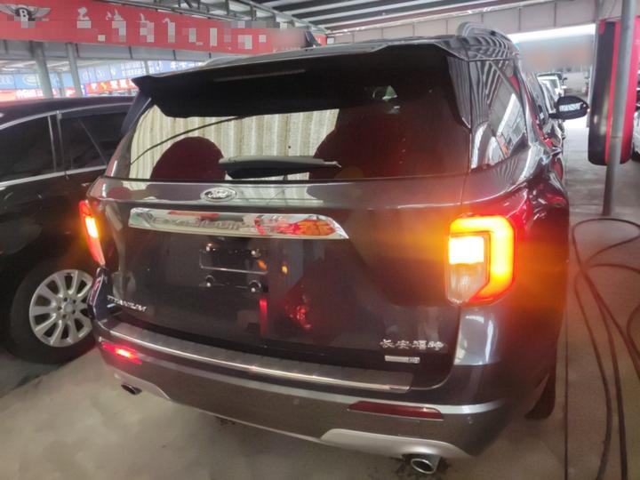 Explorer 2020 EcoBoost 285 AWD Titanium 7-Seater photo 3