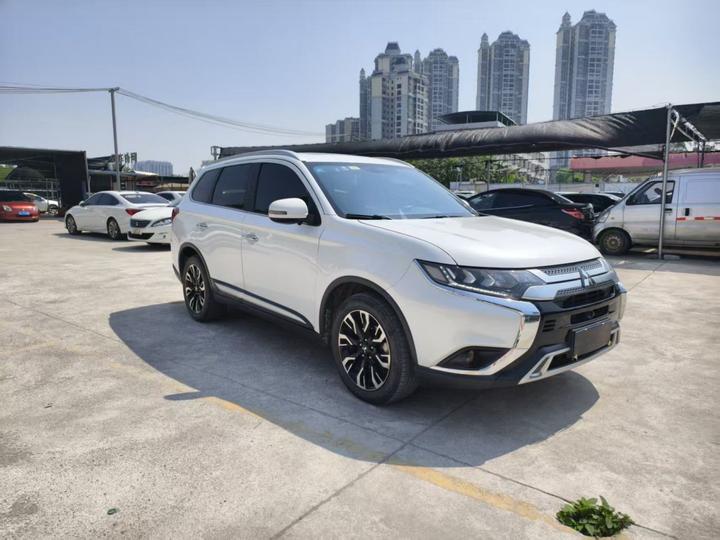 Outlander 2020 2.4L AWD Enjoy 5-Seater photo 3