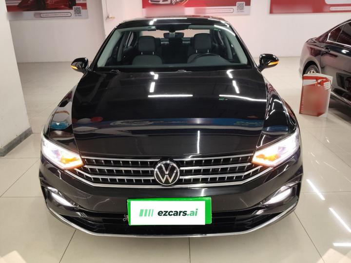 Magotan 2023 200 Anniversary Edition 330TSI DSG Leading photo 2