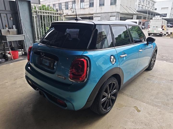 2015 2.0T COOPER S 5-Door photo 4