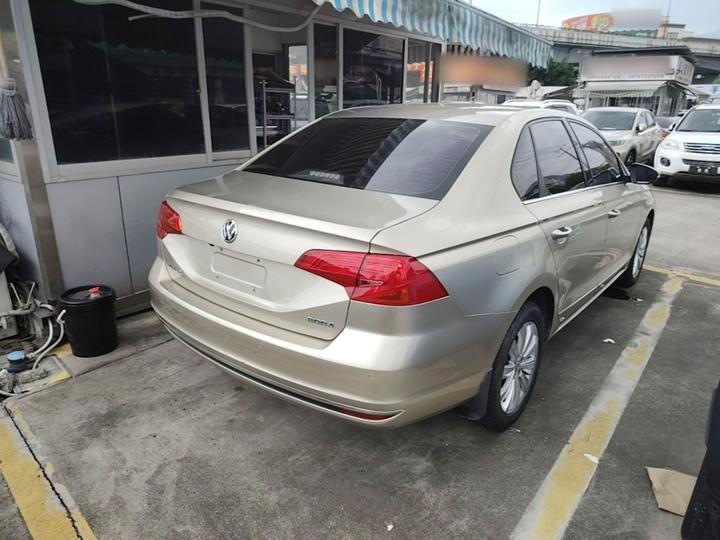 Bora 2016 1.6L AT Comfort photo 4