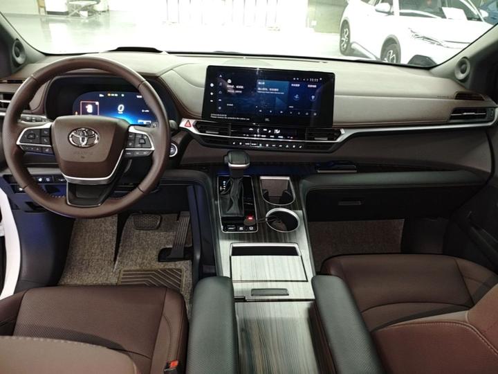 Sienna 2021 2.5L Hybrid Platinum photo 5