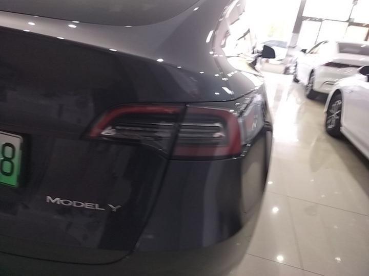 Model Y 2024 RWD photo 7