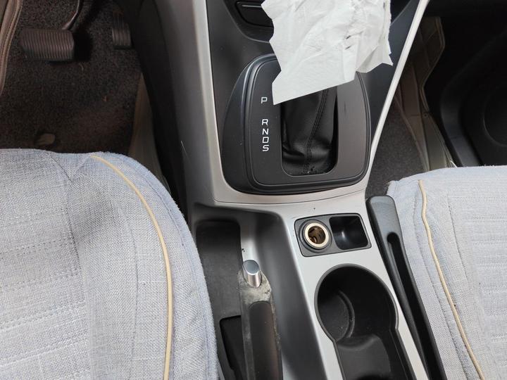Kuga 2013 1.6L GTDi RWD photo 6
