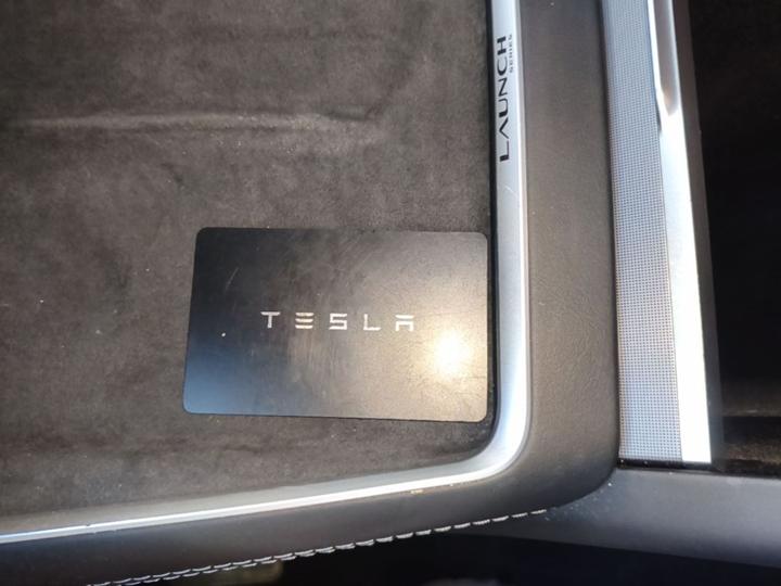 Model Y 2025 Long Range AWD Launch Edition photo 8
