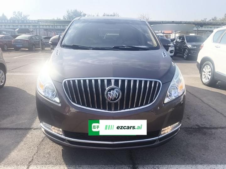 GL8 2015 2.4L Luxury Business Exclusive photo 2